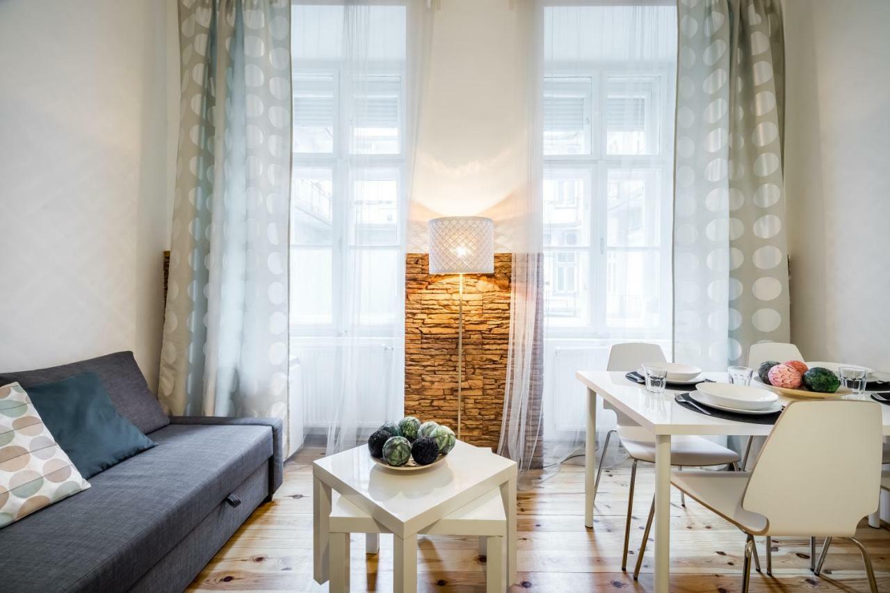 Bpr Bright Sapphire Apartment Budapest Bagian luar foto