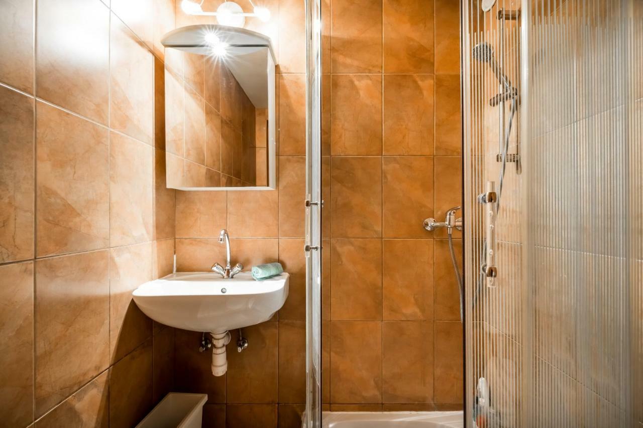 Bpr Bright Sapphire Apartment Budapest Bagian luar foto