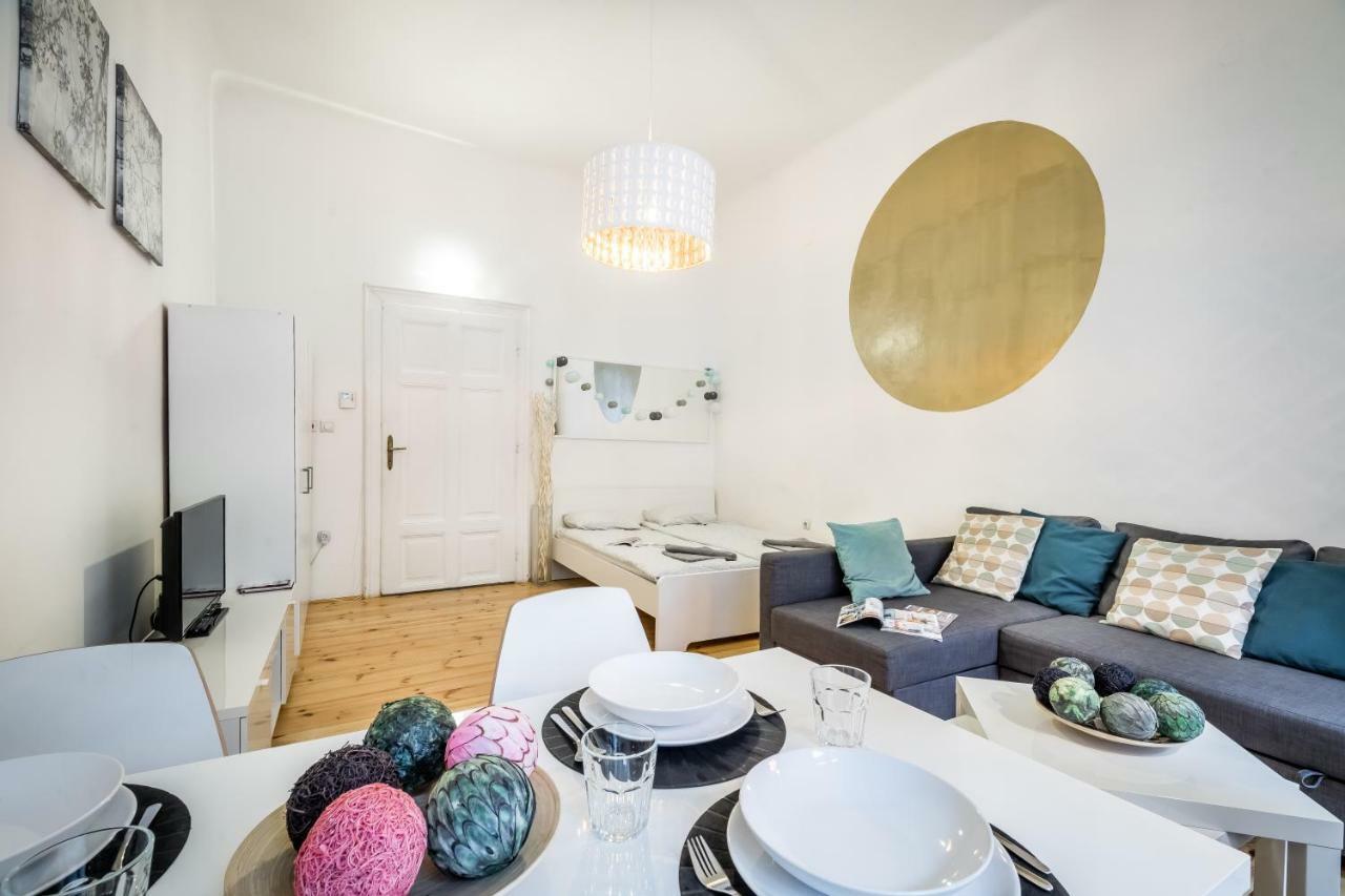 Bpr Bright Sapphire Apartment Budapest Bagian luar foto