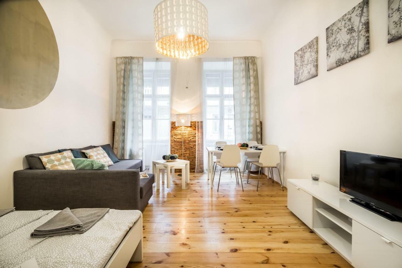 Bpr Bright Sapphire Apartment Budapest Bagian luar foto