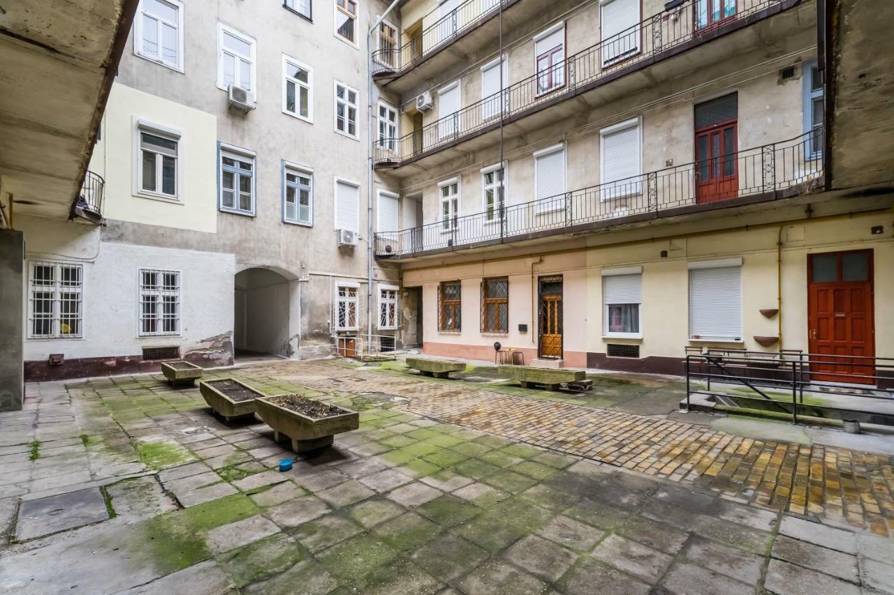 Bpr Bright Sapphire Apartment Budapest Bagian luar foto
