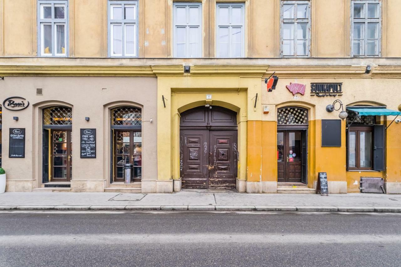 Bpr Bright Sapphire Apartment Budapest Bagian luar foto