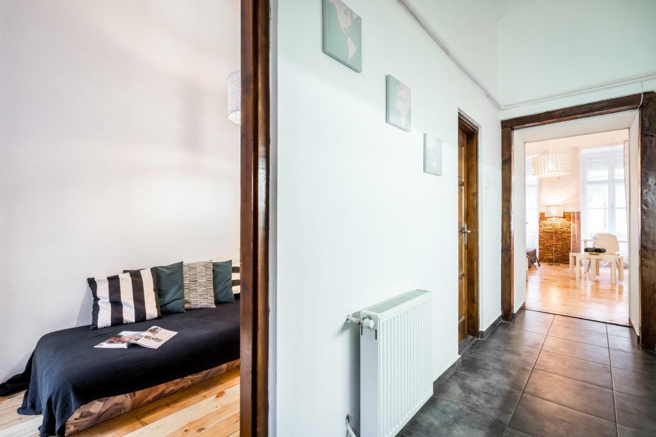 Bpr Bright Sapphire Apartment Budapest Bagian luar foto