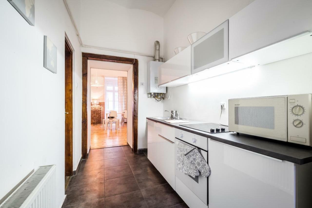 Bpr Bright Sapphire Apartment Budapest Bagian luar foto